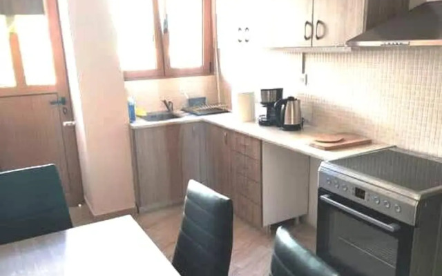 Alimos Cozy Getaway Close to the Beach