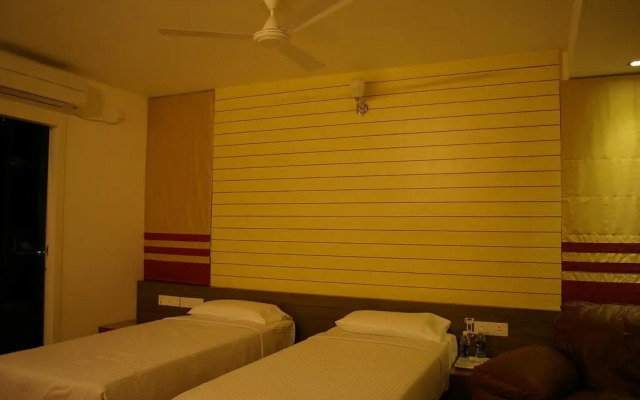 Roseline Suites - A Business Hotel