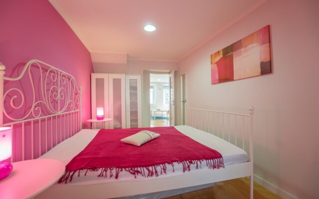 Colorful 1Br Apt - 15 Mins To Castelo De S. Jorge