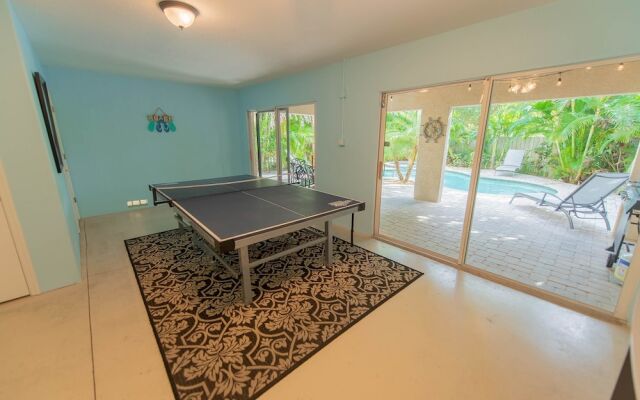 Quiet Palms Apartment 3