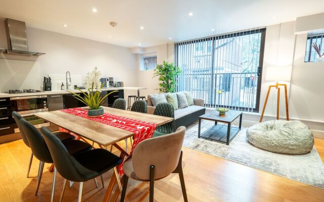 Immaculate 3-bed House in Central London