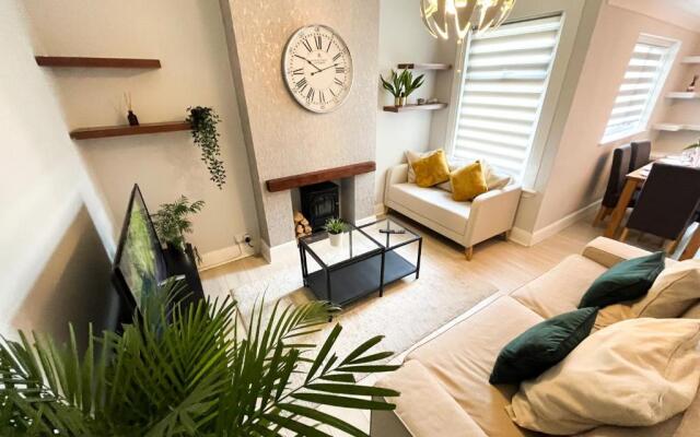 ***3 bedroom Home away from Home with BBQ grill***