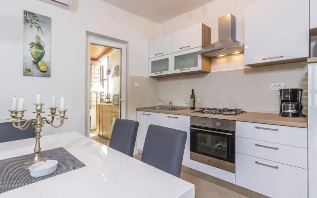 Awesome Home in Rovinj With Wifi and 3 Bedrooms