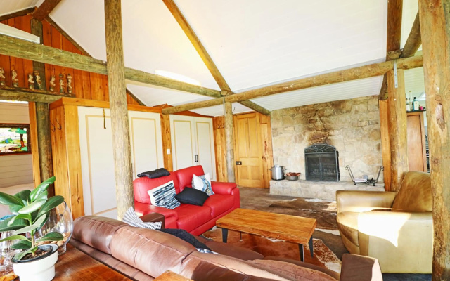 The Chapel – Guest Rooms – Crackenback