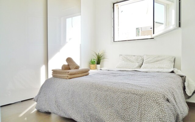Super Central Stunning Roof 2BR Apt
