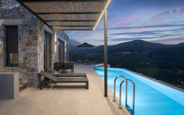 Neromai Cave Luxury Villas