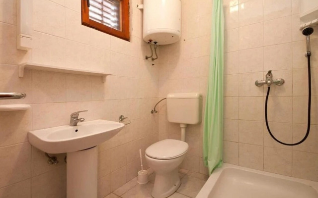 Ljilja - 10m From the sea With Parking - A2