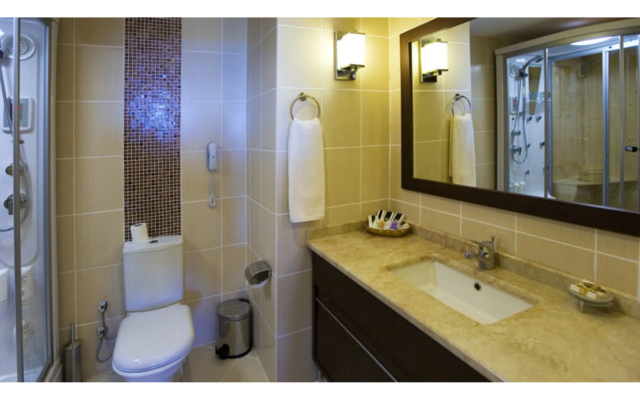 Latanya Park Resort 