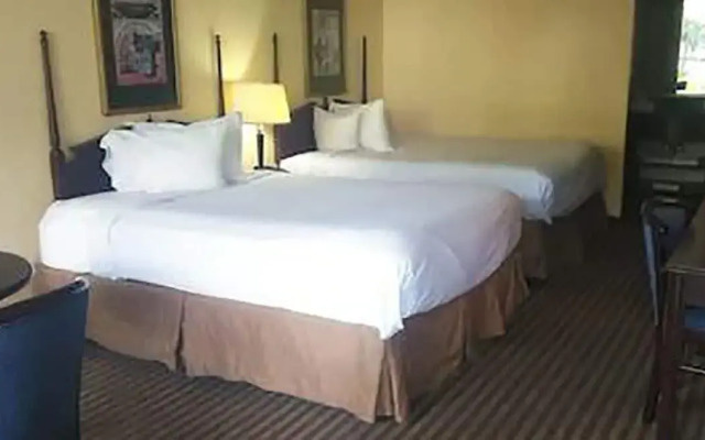 Opal Hotel & Suites