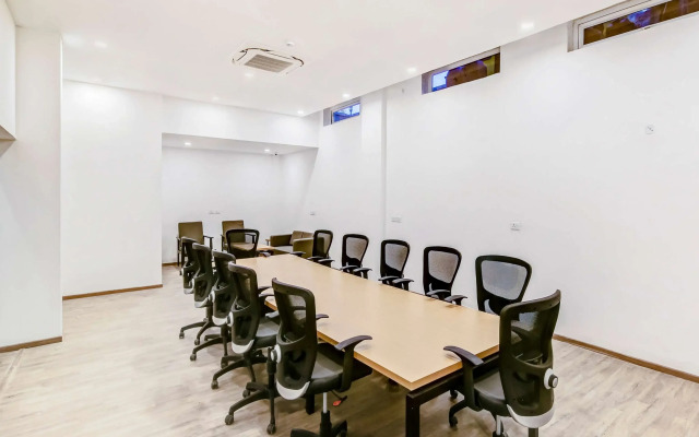 OYO Townhouse 70 Maula Ali Rd Knowledge Park III