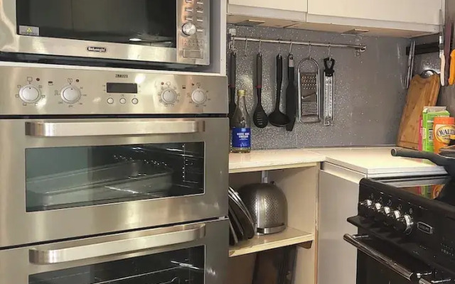 Escape the Ordinary - Dorset Village Vacation