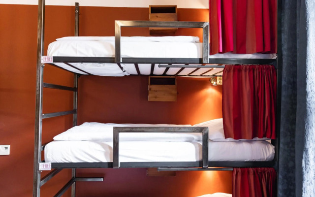 Sir Toby's Hostel