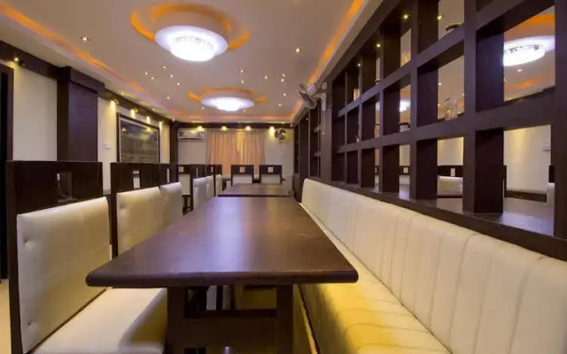Flagship 79768 Hotel Suhana Grand