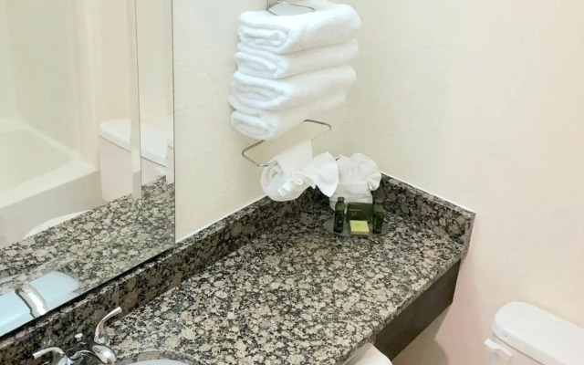 Bicentennial Inn