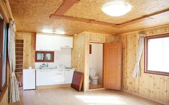 Hwaseonghaneul Sarangchae Pension