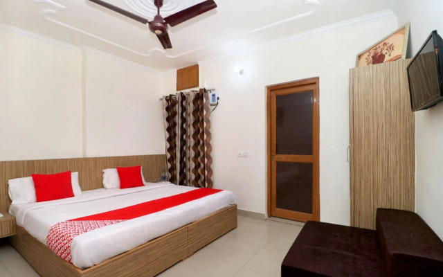 OYO 27669 Harkirat Niwas
