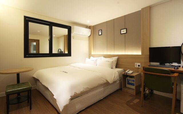 Changwon Jinhae Hotel Two Heart