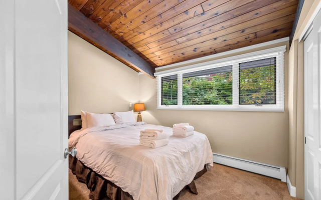 Alpine Court Chalet 4 Bedroom Home