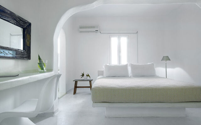 Artemis Seaside Resort