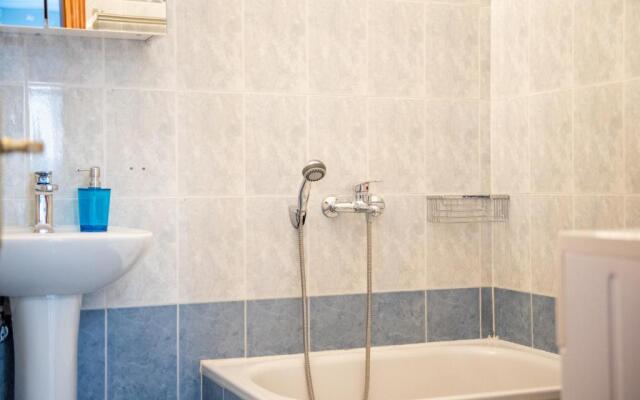 family house nikos 2