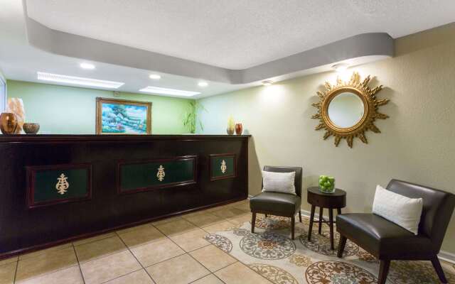 Howard Johnson Express Inn - Tallahassee