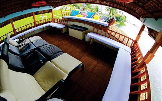 Jim & Paddy Houseboat Cruises