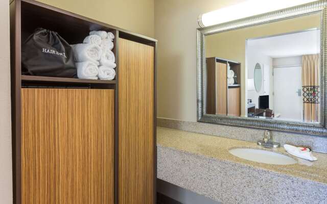 Super 8 by Wyndham Asheville Airport