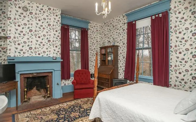 The Jeremiah Mason House B & B