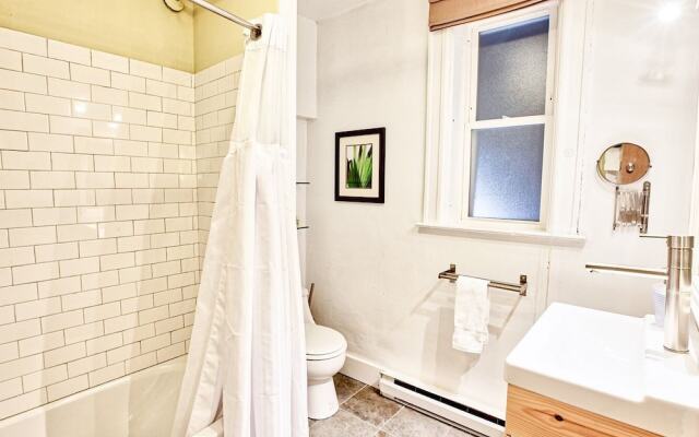 The Haus on Mirror Lake