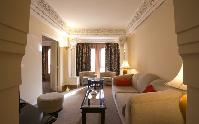 Hotel Nassim