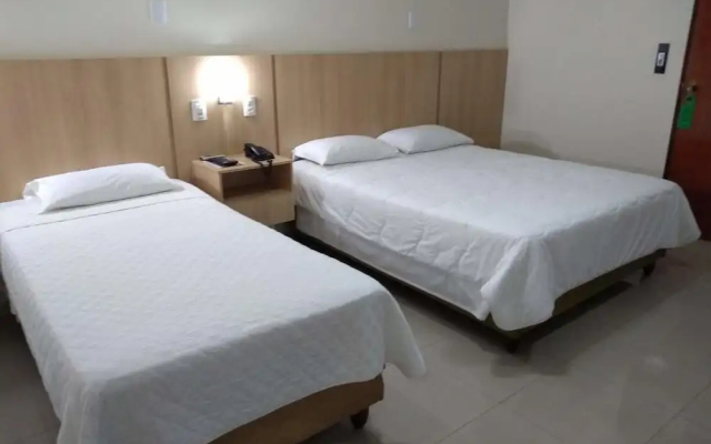 Victoria Plaza Hotel