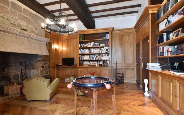Heritage Mansion in Brittany with Terrace