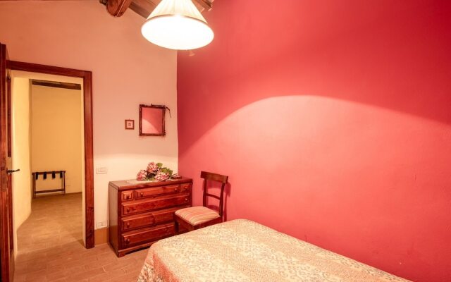 Alluring Apartment in Rapolano Terme with Swimming Pool