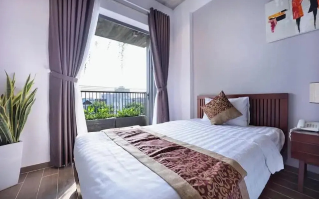 The Shine Hotel & Apartment