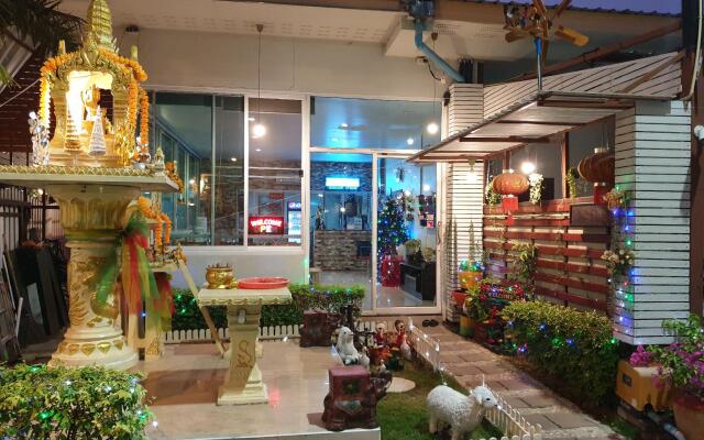 Friend's House Resort