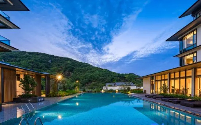 Zhoushan Puzhen Narada Resort Hotel – Pool – Zhoushan