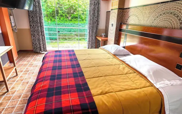 Hotel Manantial