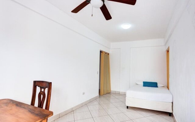 HC Blau Mar Hostel & Hotel