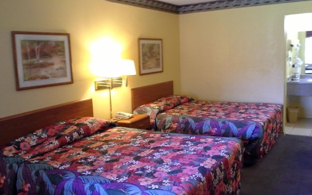 Economy Inn and Suites