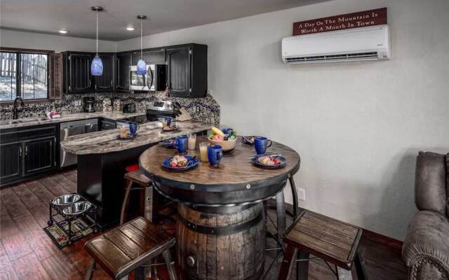 Lucky Bear Lodge - Three Bedroom Cabin