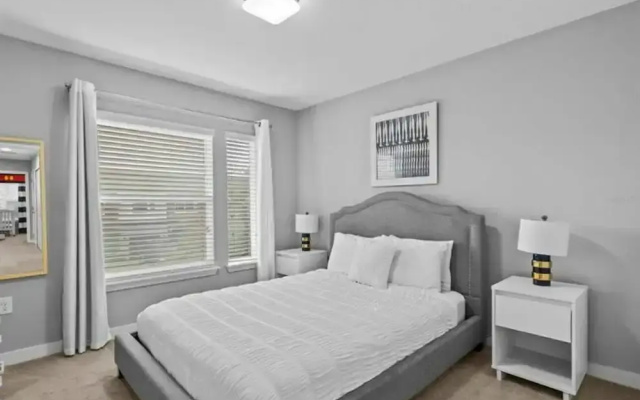 Beautiful Vacation Home With Splash Pool 35