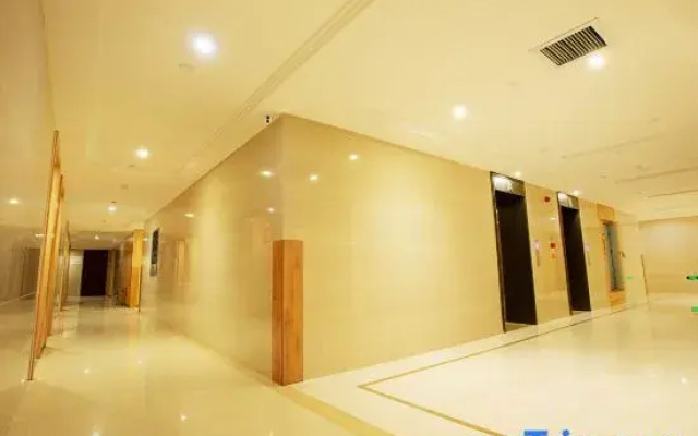 Yiju Homestay (Zhengzhou Longzihu Subway Station)