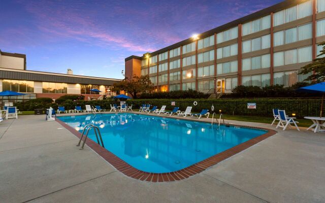Chester Hotel & Conference Center