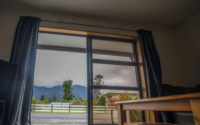 Mt Cook View Motel - Fox Glacier