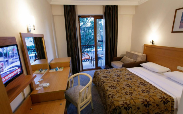 Perdikia Beach Hotel