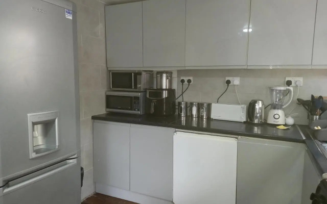 Bubblesbnb- 4 Bedroom House