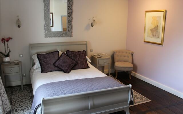 Le Patio Chambres et Table dHotes