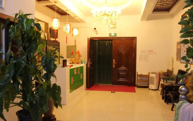 Dunhuang Happy Yijia Guest House