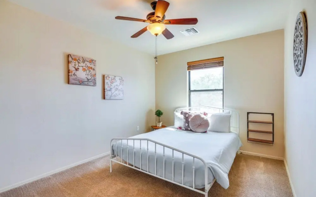 Southwestern Chic! Tucson Retreat w/ Private Patio