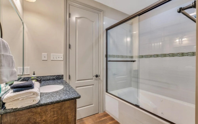 Spacious Sazerac Sanctuary